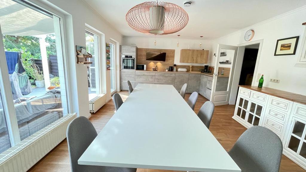 Appartement Fuer Familien Und Gruppen In Seenaehe Mit Garten