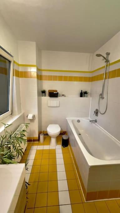 Fuer Familien Und Gruppen In Seenaehe Mit Garten Appartement