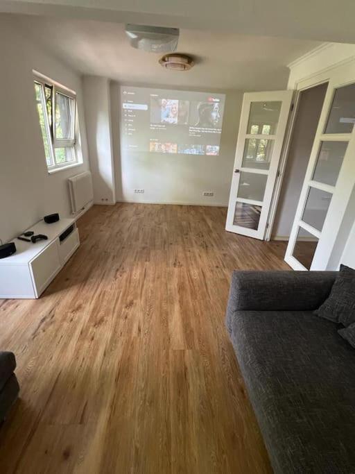 Appartement Fuer Familien Und Gruppen In Seenaehe Mit Garten